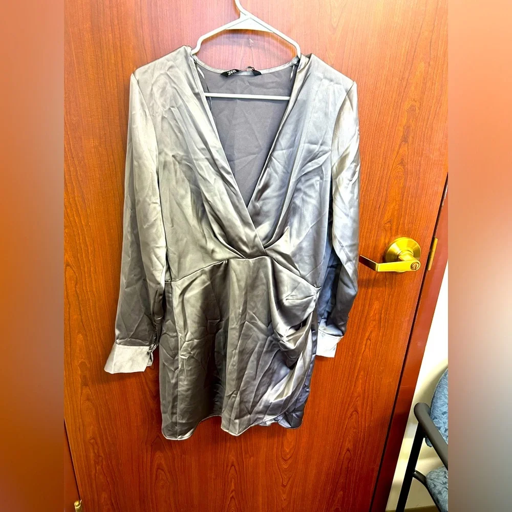 zara grey satin dress | Dresses | Zara Size Large Gray Effect Short Nwt Straight hem.